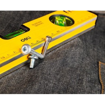 Уровень DL290500 строительный магнитный 3 глазка 50 см Deli-3