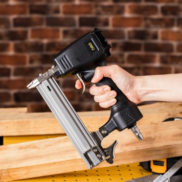 Нейлер пневматический DL-QDQ-F30B (скобы 47/300/F 10-30 мм) DELI-4