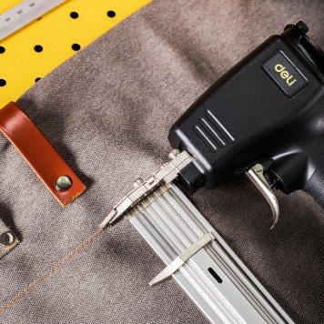 Нейлер пневматический DL-QDQ-F30B (скобы 47/300/F 10-30 мм) DELI-6