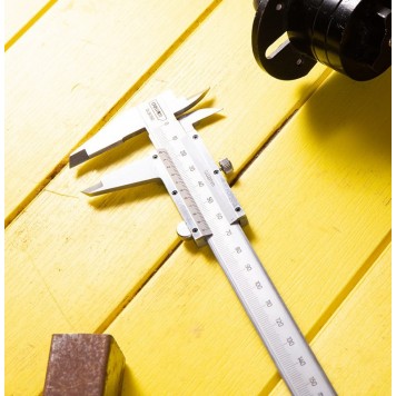 Штангенциркуль DL92150 150 мм, метрическая шкала Deli-3