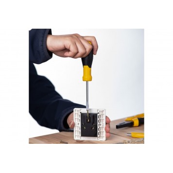 Отвёртка шлицевая DL6350751 5х75 мм, CR-V Deli-3