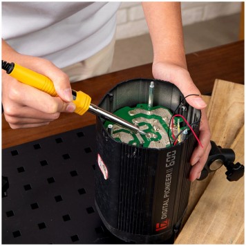 Паяльник DL8830 30 Вт конусное жало Deli-5