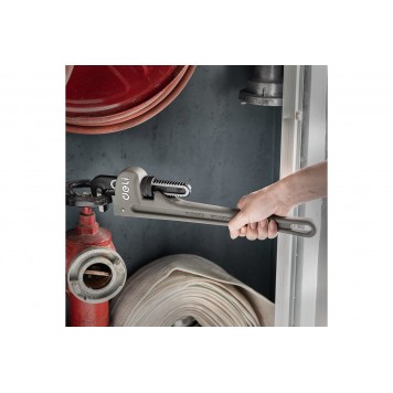 Трубный ключ DL105018 облегченный 405 мм DELI-1