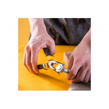 Удлиненные плоскогубцы DL2106Z 160мм, с прорезиненной рукоятью, Deli-4