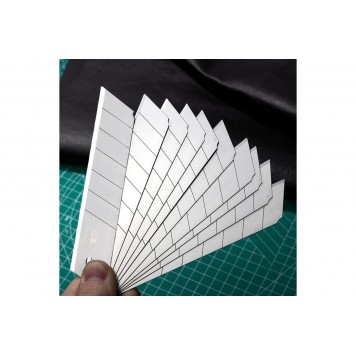 Лезвие DL-DP05 для ножа 25мм, 10шт, 2х-ступенчатое Deli-2