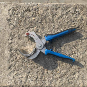 Труборез ТБ-1 210мм для тонкостенных пластиковых труб ф40,50мм ГОРИЗОНТ