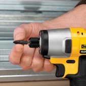 Шуруповёрт DCF815D2-QW импульсный 6-гр.держатель 10,8ВLi 2х2Ah, DEWALT