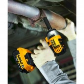 Гайковёрт DCF880M2-QW 18ВLi аккумуляторный ударный 1/2, 2х4.0 А/ч DEWALT