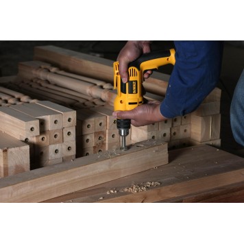 Дрель DWD024-KS ударная 701 Вт, ключевой патрон 13 мм DEWALT-2