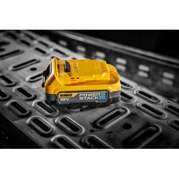 Шуруповёрт DCD800E2T-QW безударный бесщеточный 2 АКБ x 1.7 А/ч 18В POWERSTAK, в кейсе TSTAK DEWALT-5
