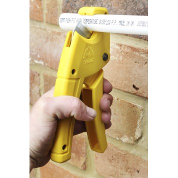 Труборез 0-70-450 для пластиковых труб STАNLEY-2