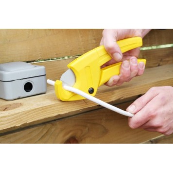 Труборез 0-70-450 для пластиковых труб STАNLEY-4