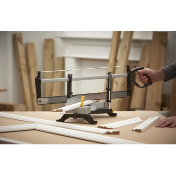 Стусло 1-20-800 для плотницкое работ металлическое регулируемое с ножовкой 560 мм STАNLEY-1