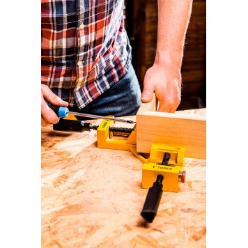 Струбцина 12А300 угловая 70 х 65 мм ТОРЕХ-5