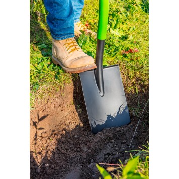 Лопата 15G011 прямой штык, металлический черенок VERTO-1
