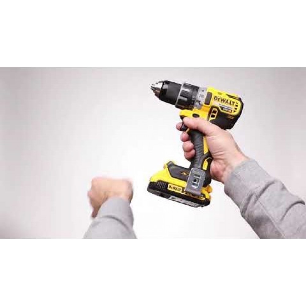 Dewalt dcd791d2. Аккумуляторная дрель-шуруповерт DEWALT DCD 791. ДЕВОЛТ шуруповерт 18в 791 бесщеточный. Аккумуляторная дрель-шуруповерт DEWALT DCD 791 d2. Аккумуляторная дрель-шуруповерт DEWALT dcd791d2 70 н·м.